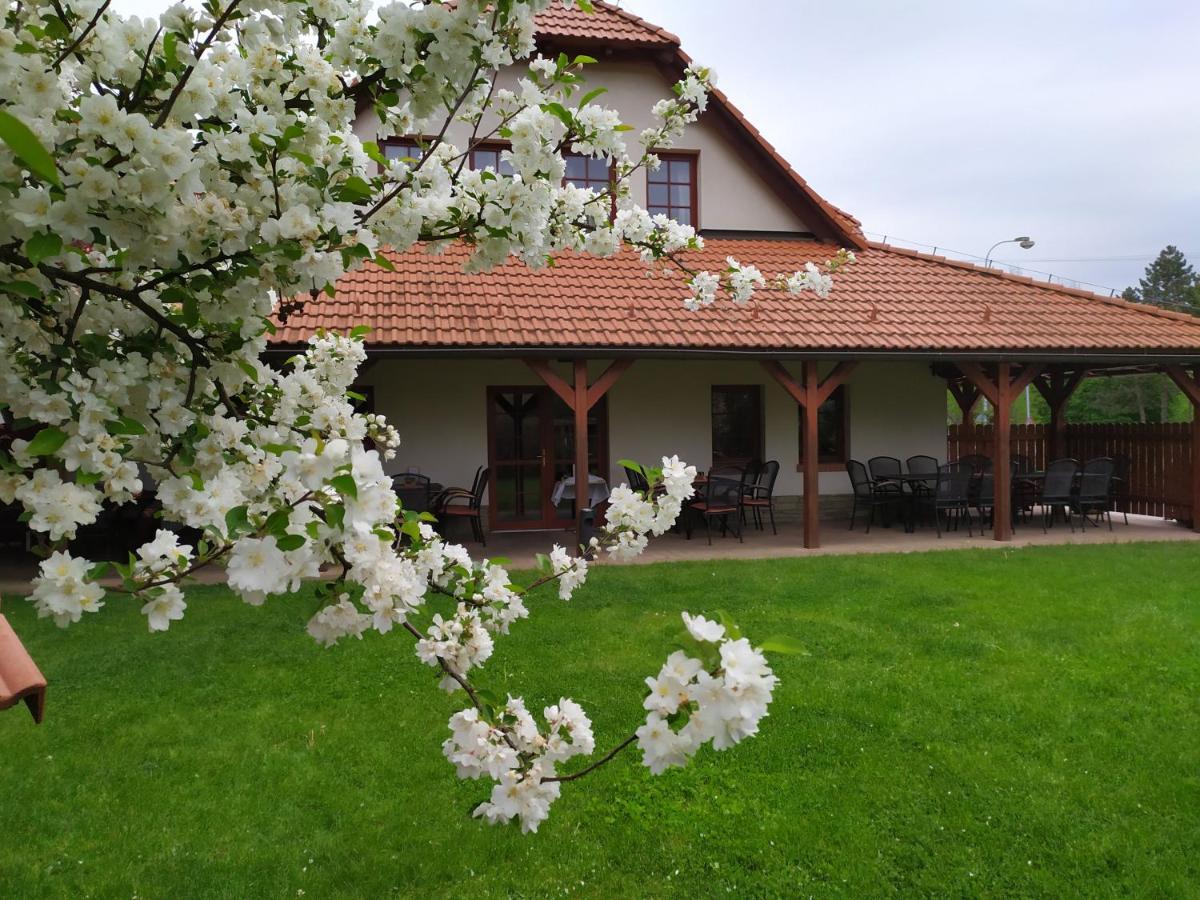 Penzion Rozmaryn Vsetín Exterior foto